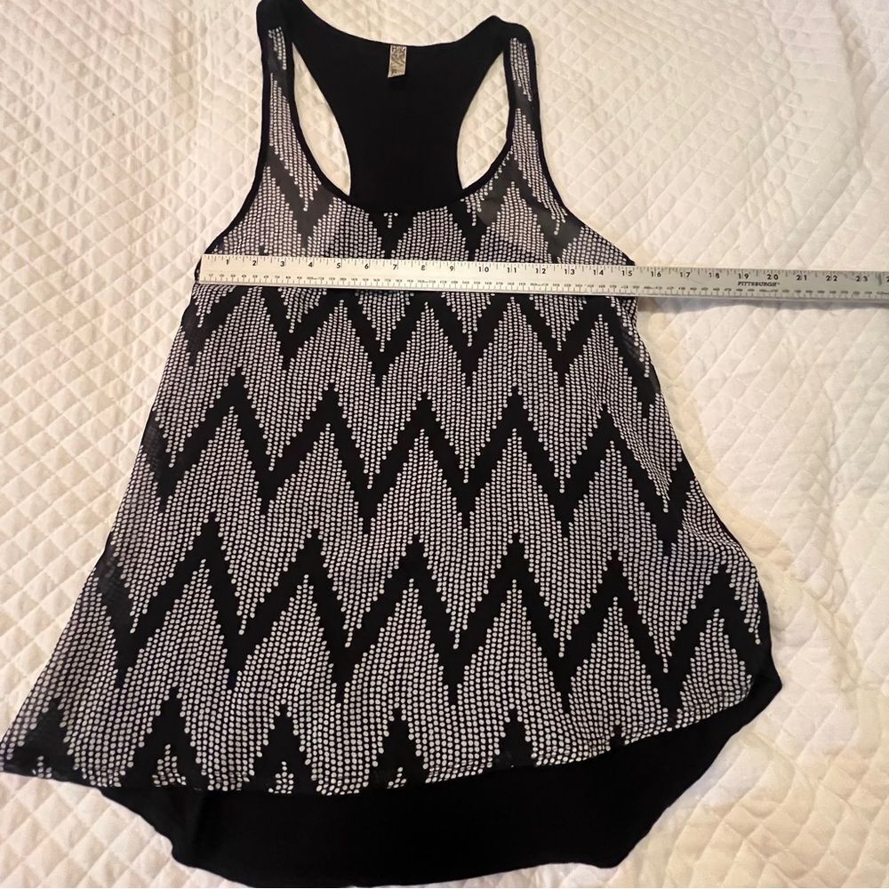 Bella D. Sheer Front Racer back Tank Women's Medium - Picture 3 of 12